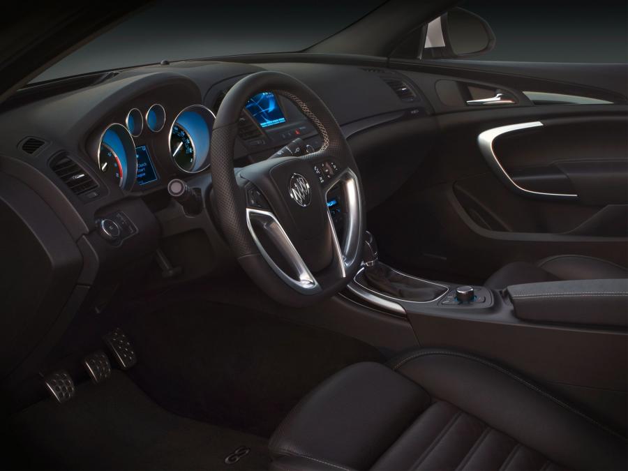  Buick Regal GS 2011 года  (фото 2 из 69)